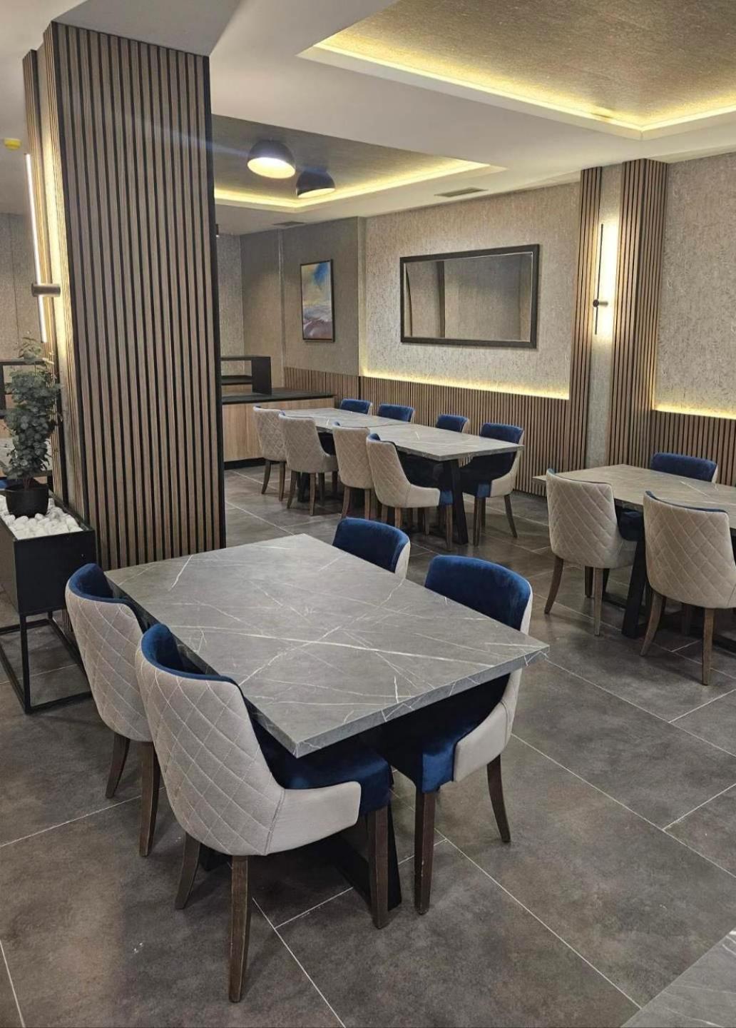 Xl Apartments, Hill,